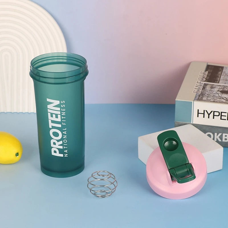 Botella Mezcladora Deportiva – 600 ml, Portátil y Anti-Fugas