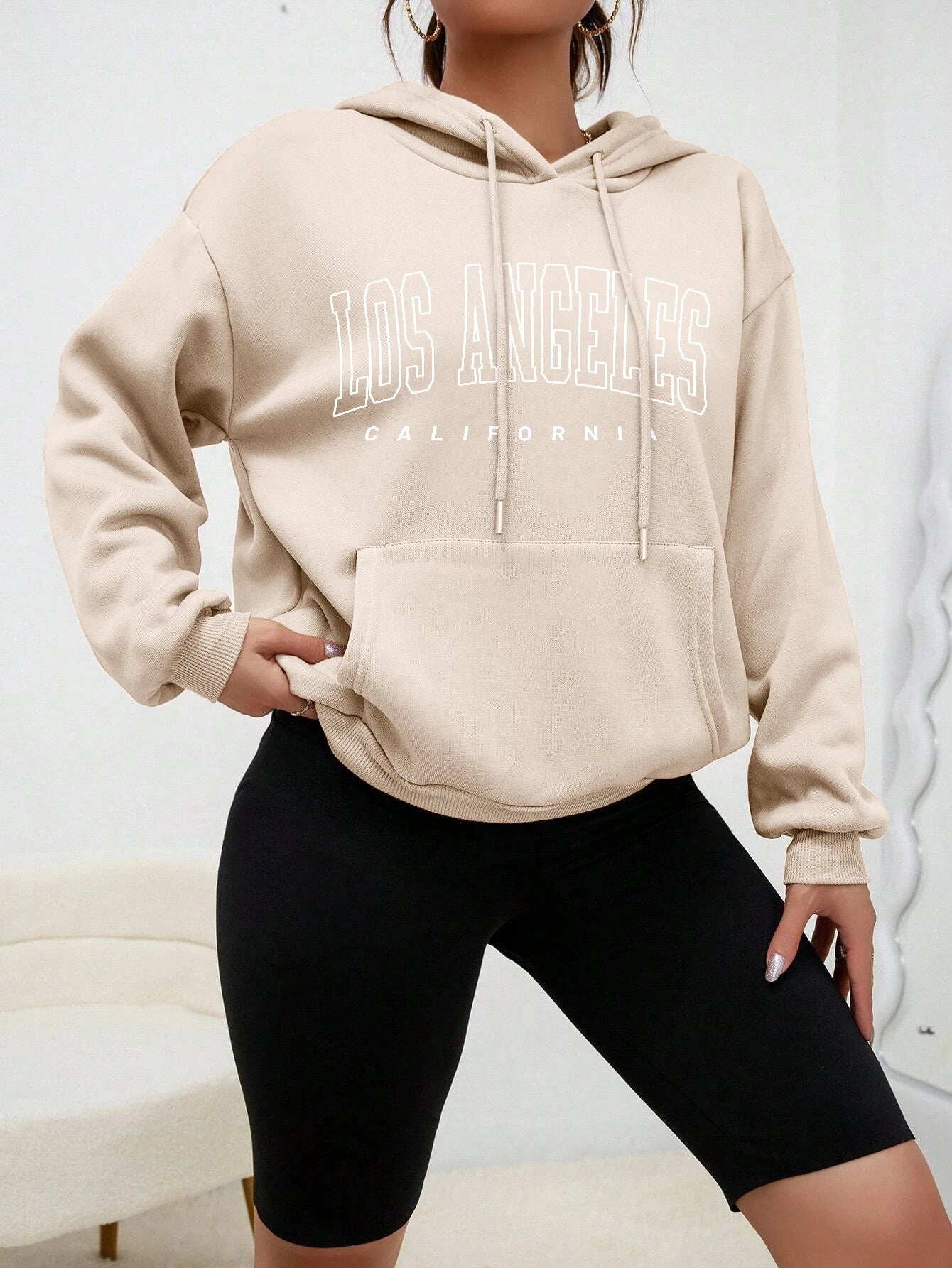 Sudadera con Capucha para Mujer – Casual y Cómoda 🖤