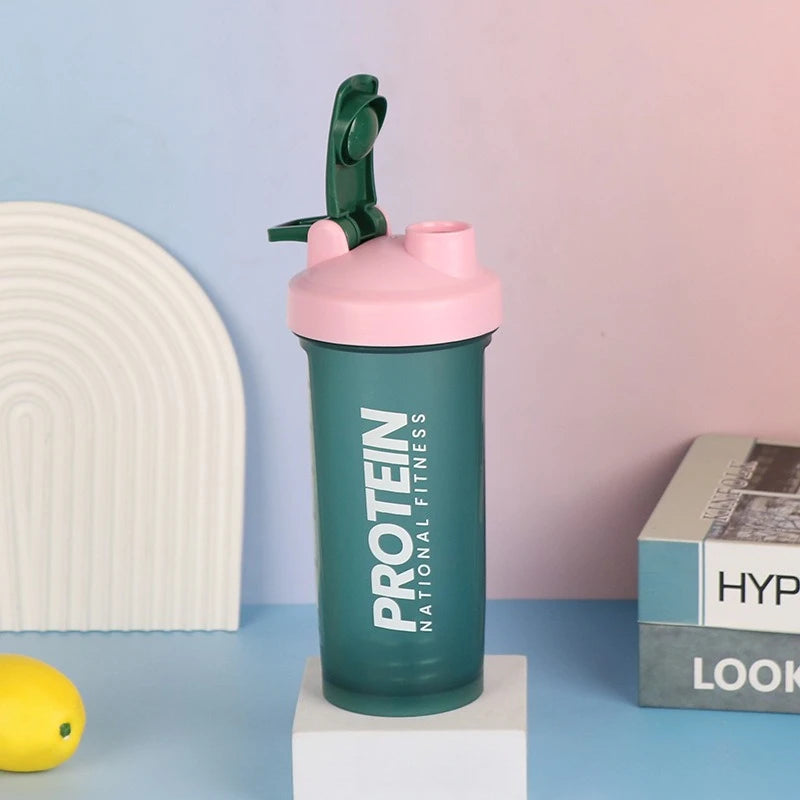 Botella Mezcladora Deportiva – 600 ml, Portátil y Anti-Fugas